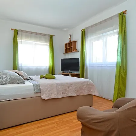 Apartment Fuer 4 Personen Ca 45 Qm In Fazana-surida, Istrien Istrische Riviera *